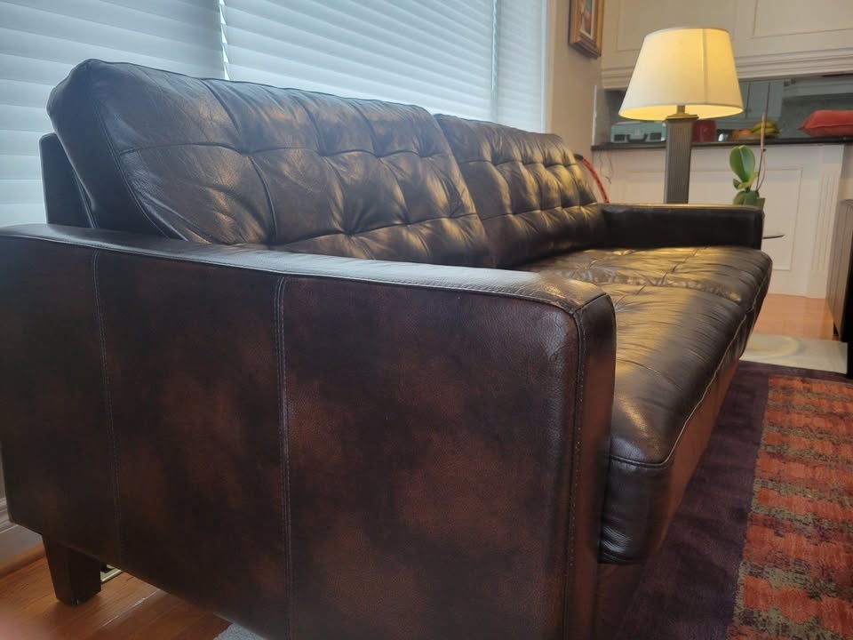 2 Leather Sofas and Ottoman - photo 2