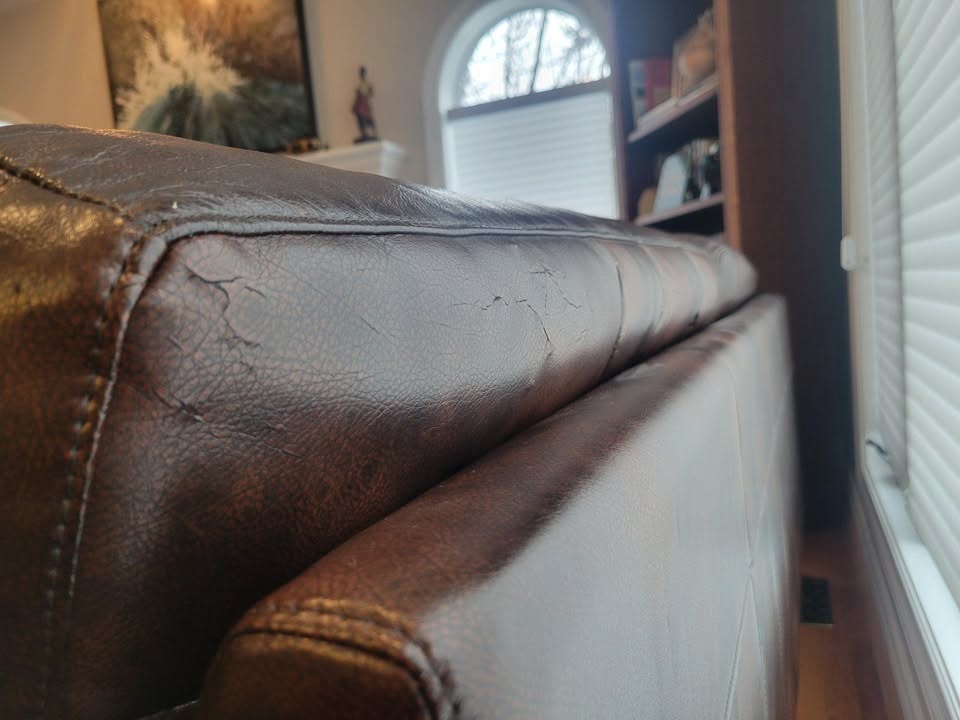 2 Leather Sofas and Ottoman - photo 4