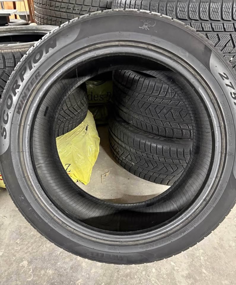 Pirelli Scorpion Winter Tires 275/45 R21 - photo 4