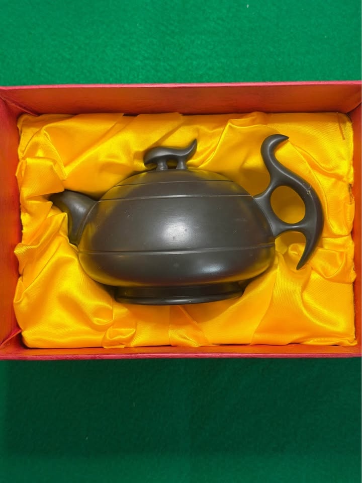 Vintage Zisha-Style Clay Teapot – Dark Gray (Taipei, 1997) - photo 3