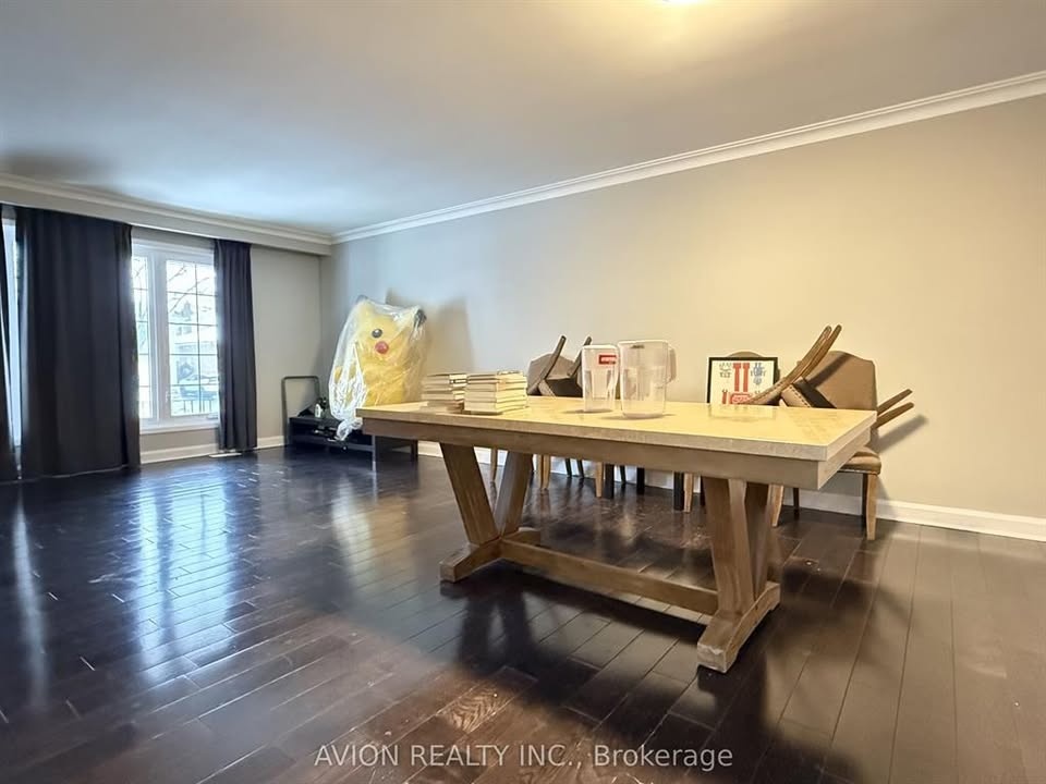 7 Beds 4 Baths House - photo 3
