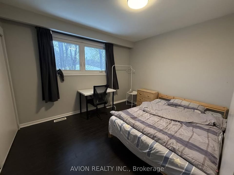 7 Beds 4 Baths House - photo 4
