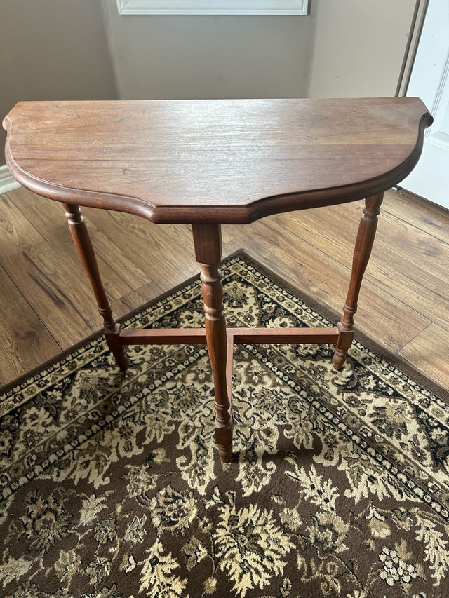 Accent Table
