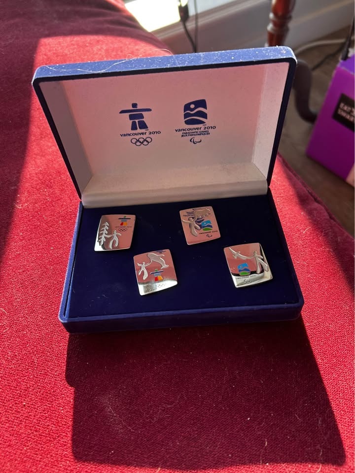 Vancouver 2010 Paralympics & Olympics Pin Collection (Approx. 60 - photo 2