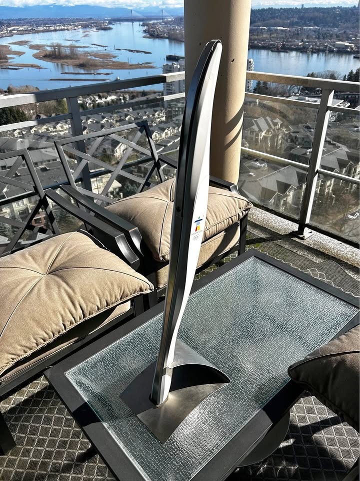 Rare 2010 Vancouver Winter Olympics Torch with Stand