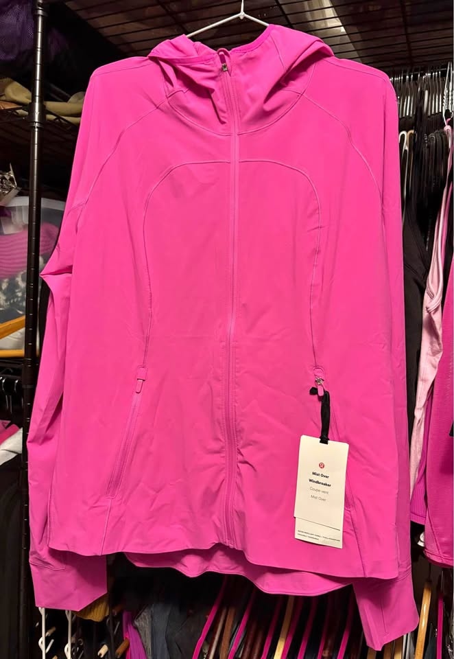 BNWT. Lululemon Mist Over Windbreaker