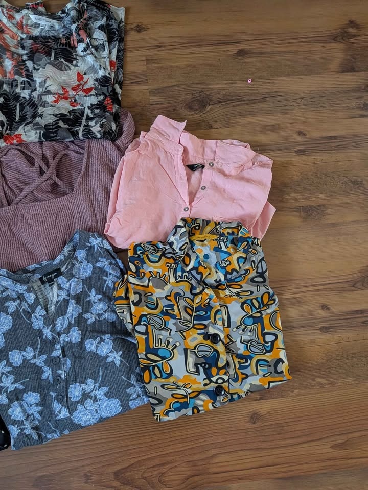 Lot of 8 Women's Assorted Tops (Size XL) - photo 3