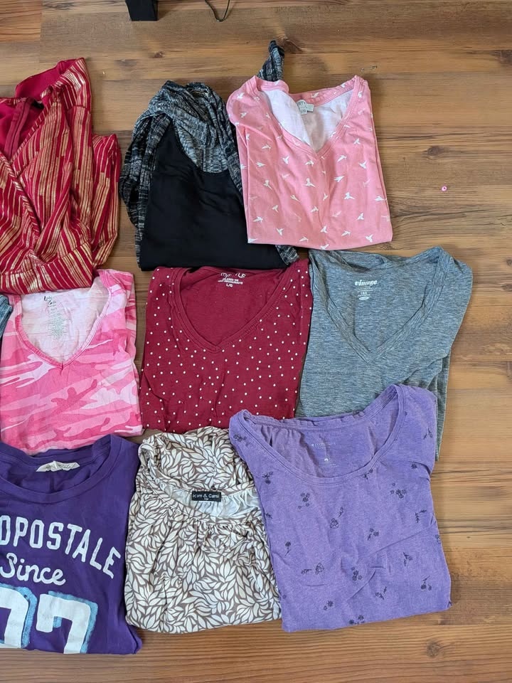 Lot of 11 pcs women's clothing (size large) - photo 4