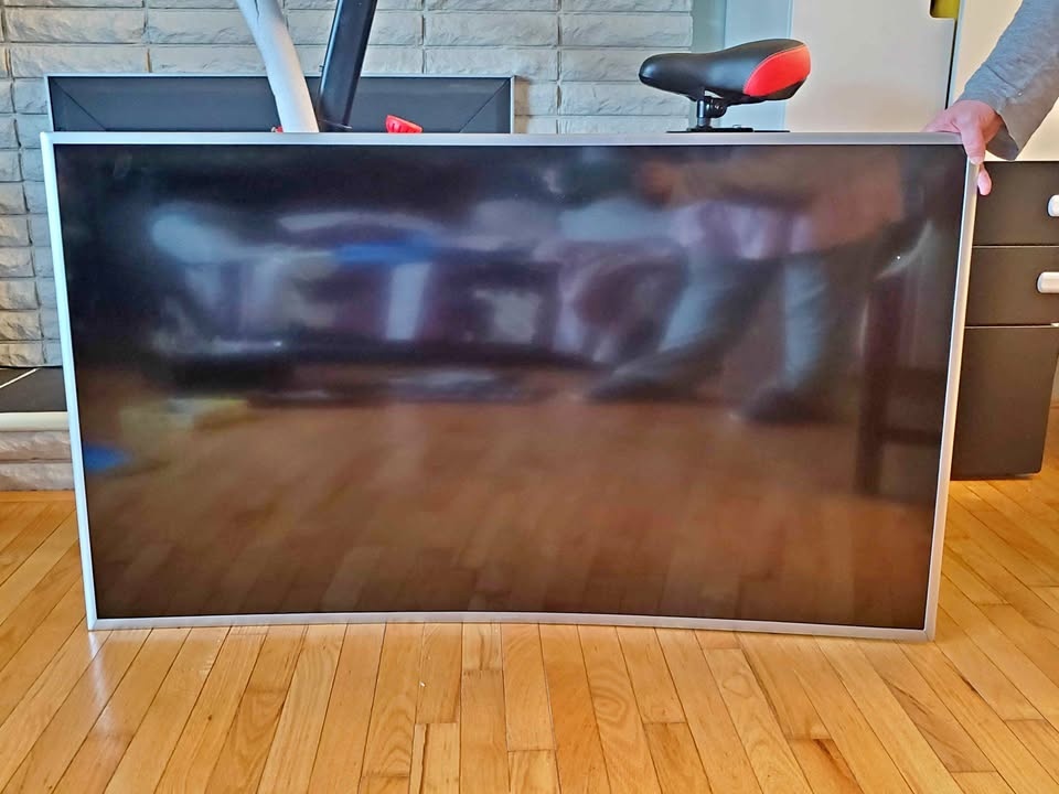 Curved Samsung 55" TV with Stand