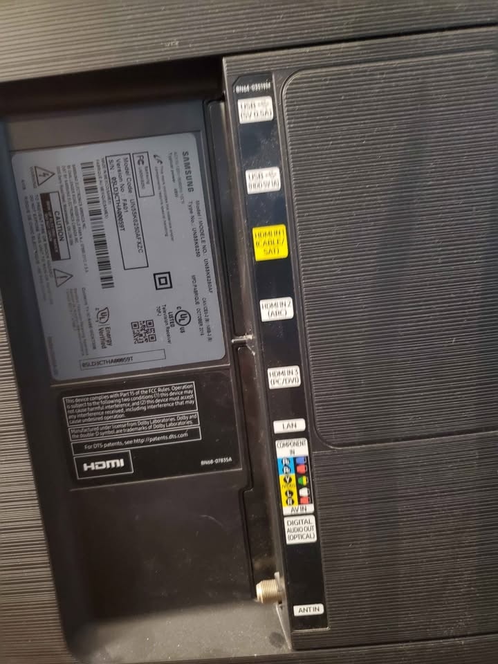 Curved Samsung 55" TV with Stand - photo 4