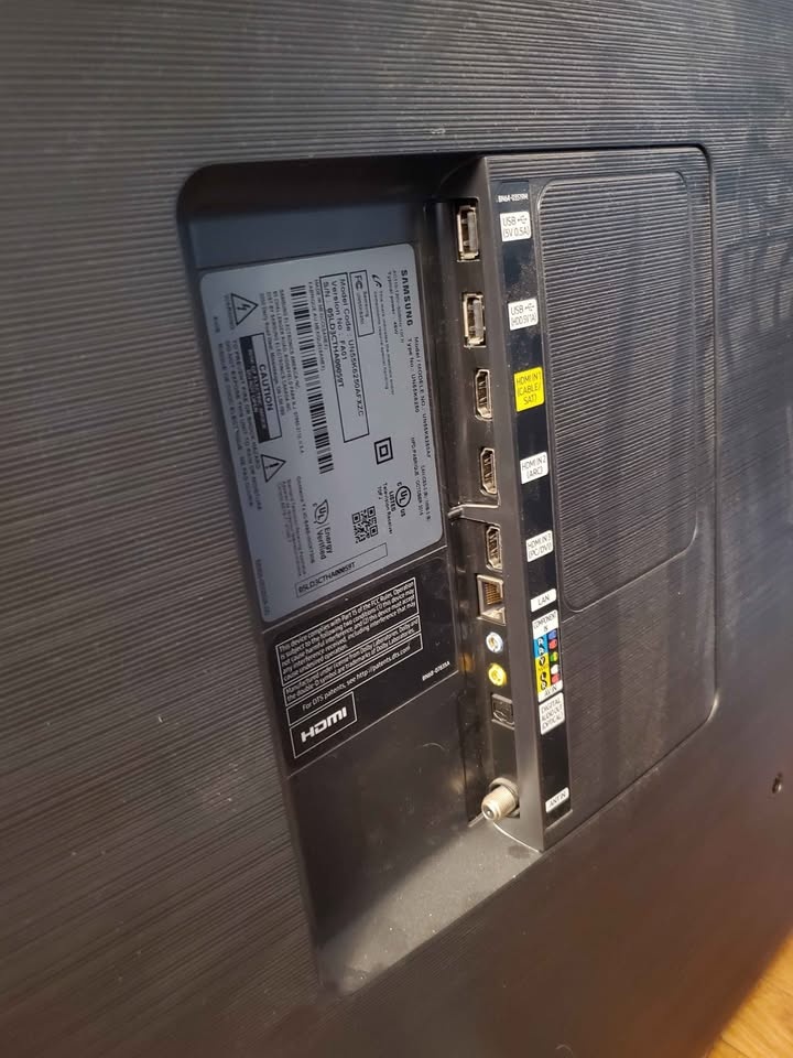 Curved Samsung 55" TV with Stand - photo 5