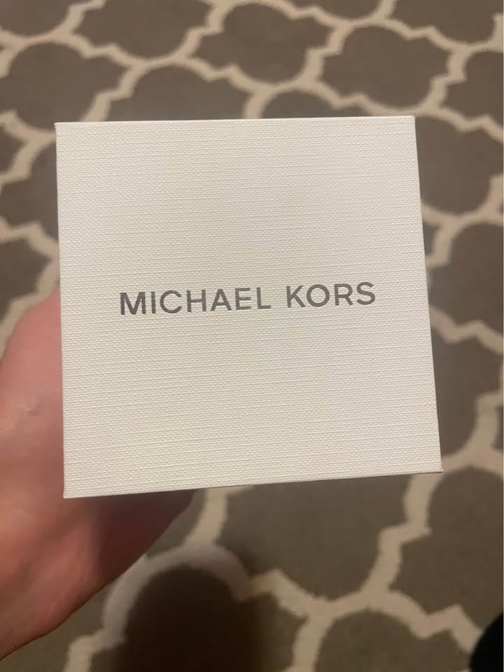Michael Kors Black Watch - photo 4