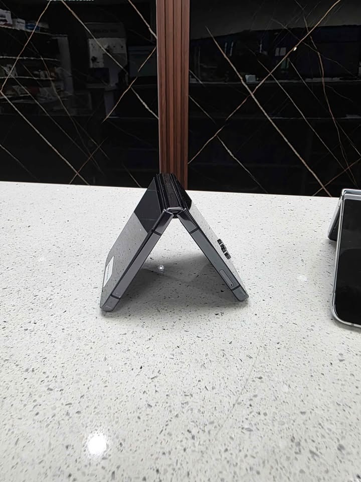 SAMSUNG GALAXY Z FLIP 5 – 256GB - photo 4