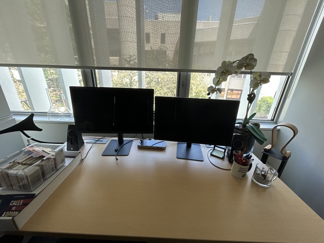LG 24” UltraFine 4K Monitor (24MD4KL) – USB-C/Thunderbo - photo 3