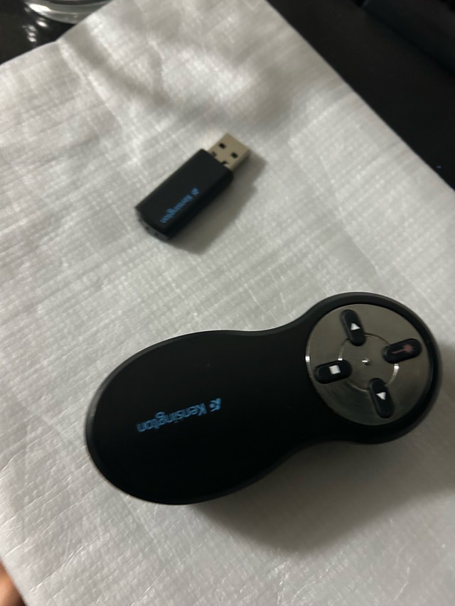 Kensington Wireless Presenter with Laser Pointer
