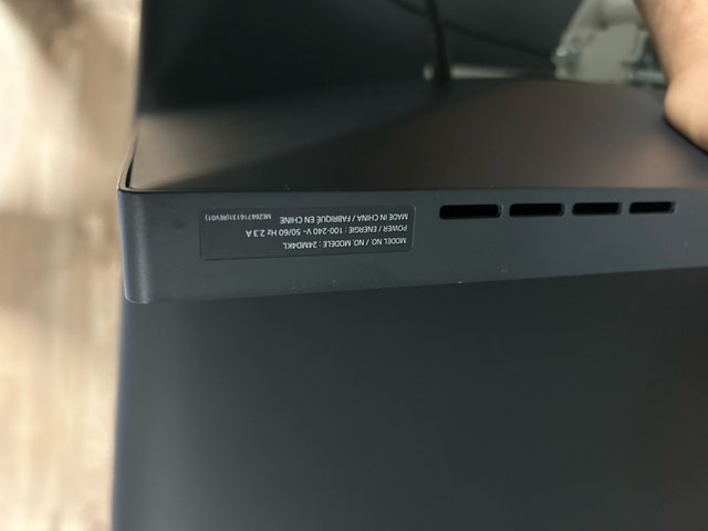 LG UltraFine 4K 24" Monitor (24MD4KL) w/ Mount & Cables - photo 4