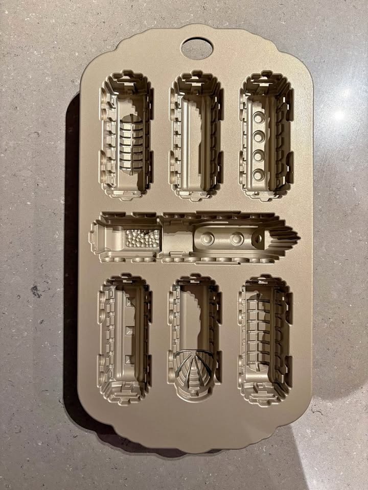 Nordic Express Train Cake Pan