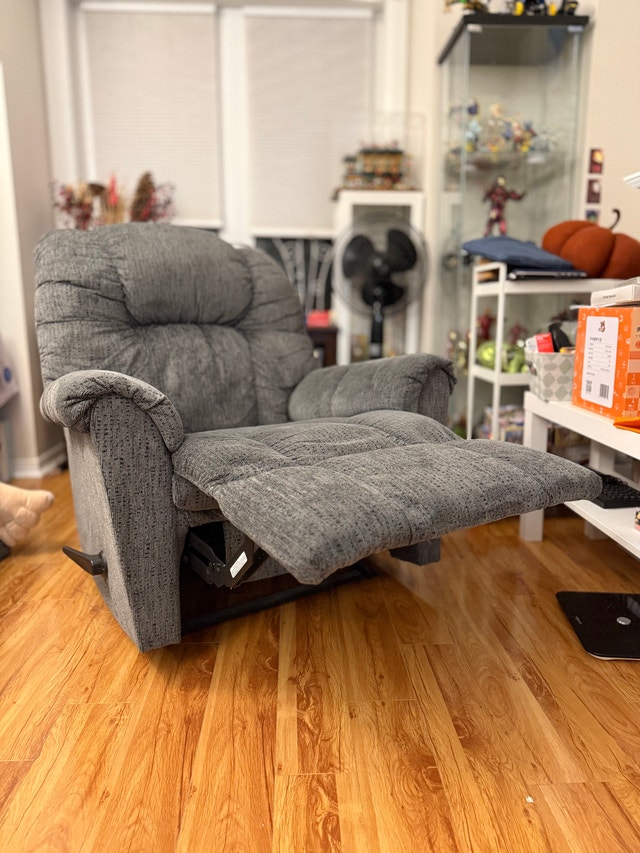 Grey Recliner Armchair - Used (Good Condition) - photo 2