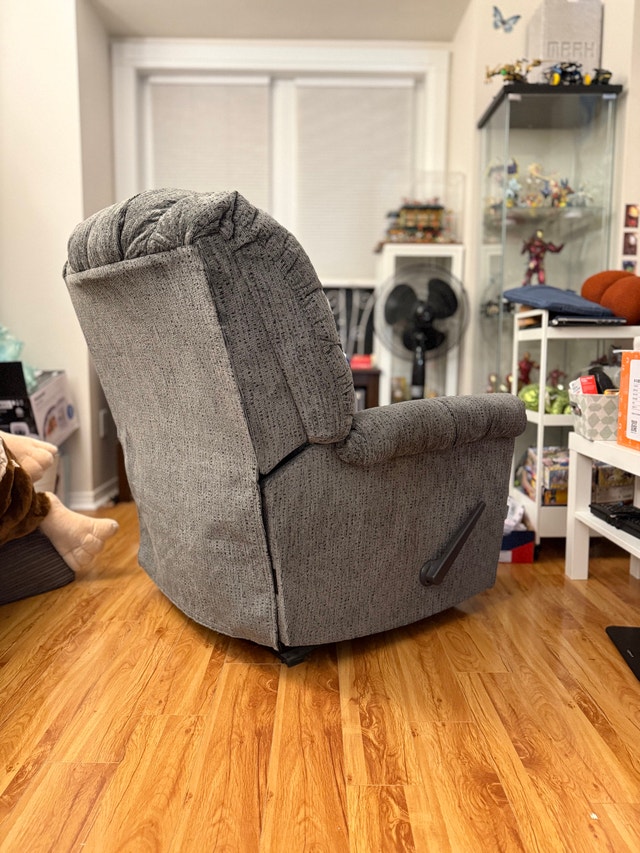 Grey Recliner Armchair - Used (Good Condition) - photo 3
