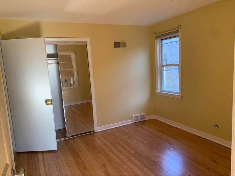 2 Beds 1 Bath - Apartment - photo 3