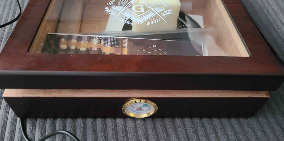 Freemason Humidor Box - Cedar Lined - photo 3