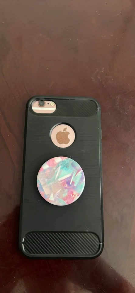 2 broken and 1 working phone - photo 2