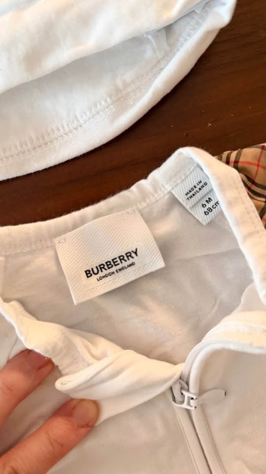 Burberry Baby Onesie w/ Hat - 6 Months - photo 2