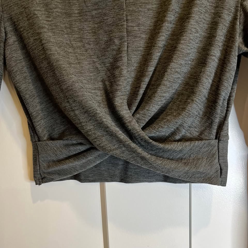 Kyodan Long Sleeve Crop Top w/ Front Twist - Size XS - photo 2