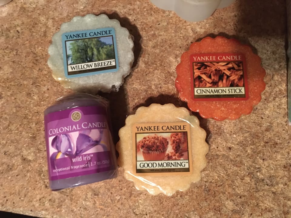 LOT OF CANDLES & CANDLE HOLDERS YANKEE CANDLE SOME SCENTED - photo 2