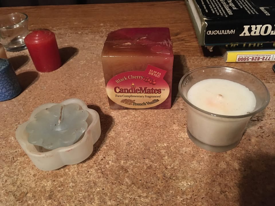 LOT OF CANDLES & CANDLE HOLDERS YANKEE CANDLE SOME SCENTED - photo 4