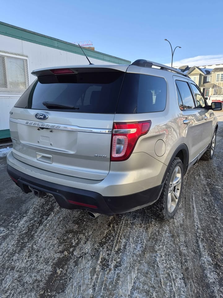 2011 Ford Explorer - photo 3