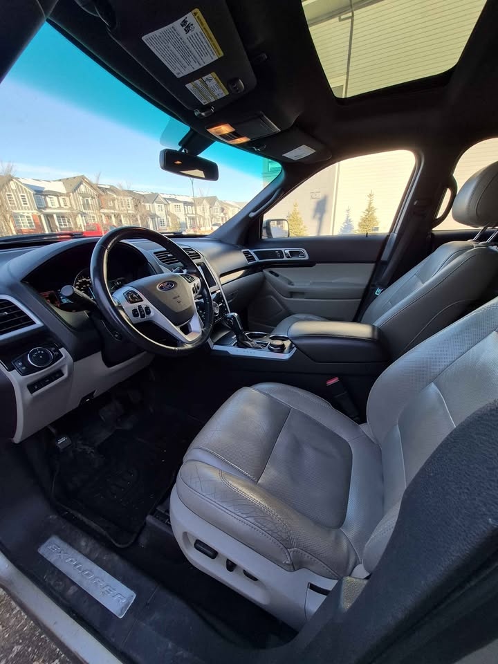 2011 Ford Explorer - photo 5