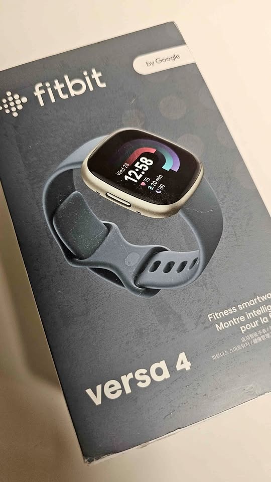 Google Fitbit Versa 4