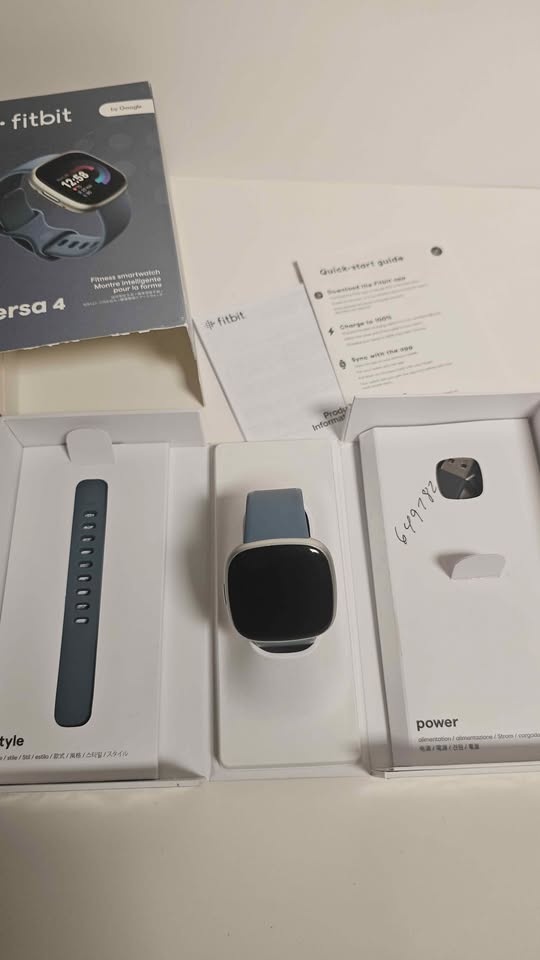 Google Fitbit Versa 4 - photo 2