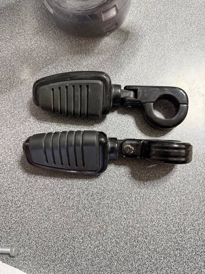 HD Highway Foot Pegs - photo 2