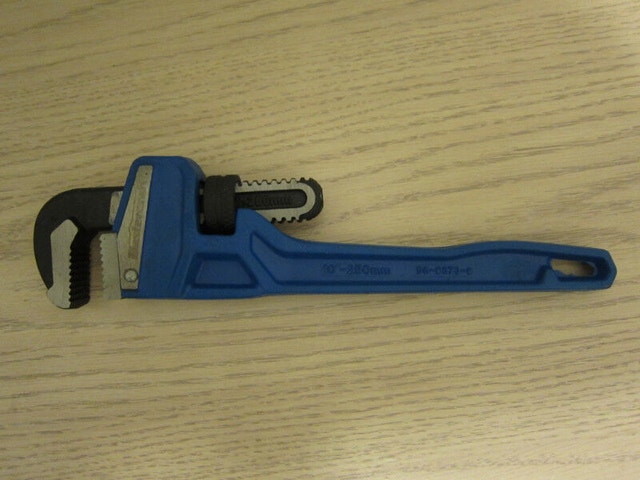 Mastercraft 14" Pipe Wrench - Ridged Jaws, Cast Iron Handle
