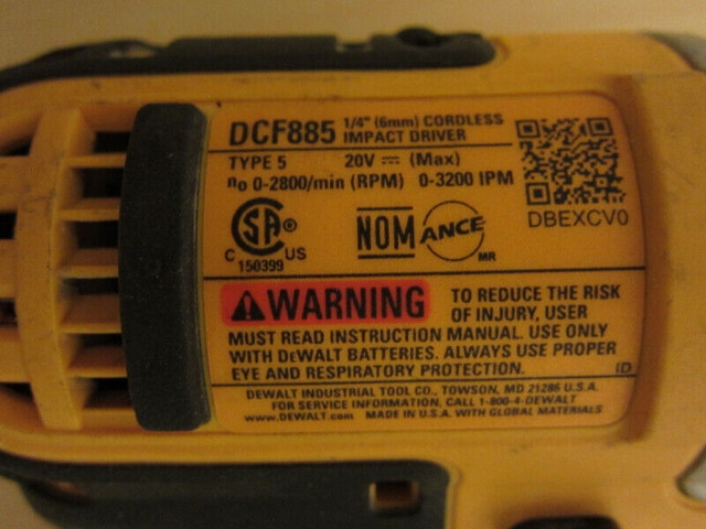 Made in USA DCF885 20V Impact Driver & 1.5 Ah Battery - photo 2