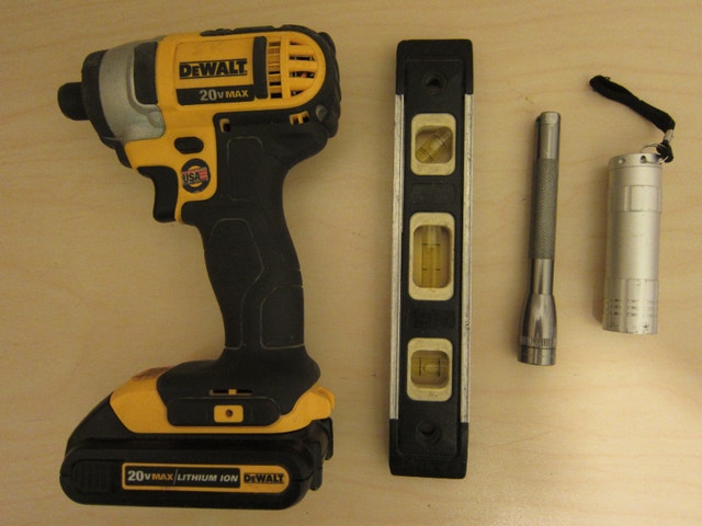 Made in USA DCF885 20 Volt, 1/4" IMPACT DRIVER & 1.3Ah Battery