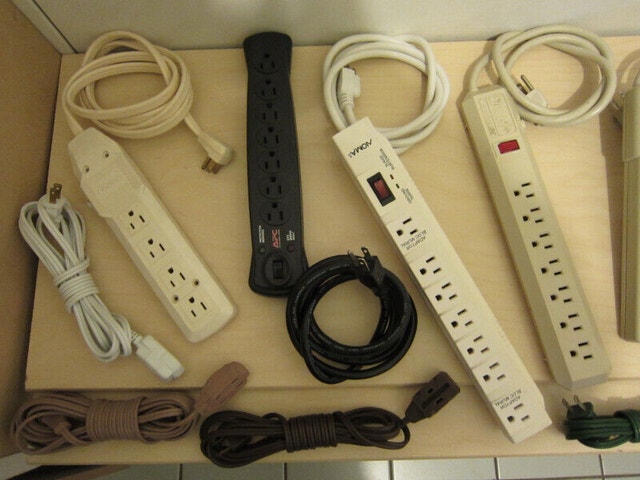 Extension Cords and Power Bars - photo 2