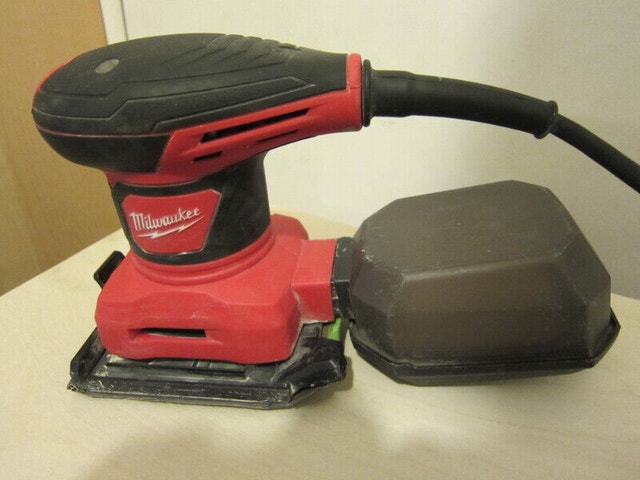 Milwaukee Corded Palm Sander, Downtown