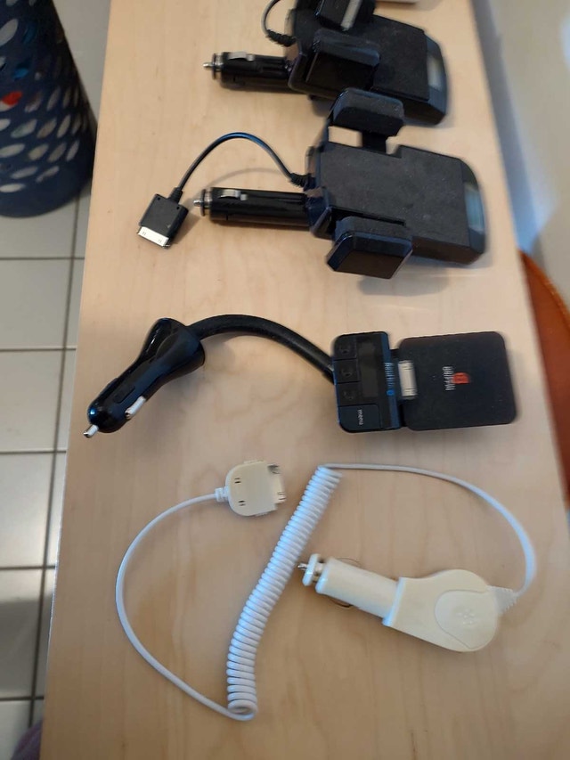 iPods, older iPhones, FM transmitters, cables - photo 3