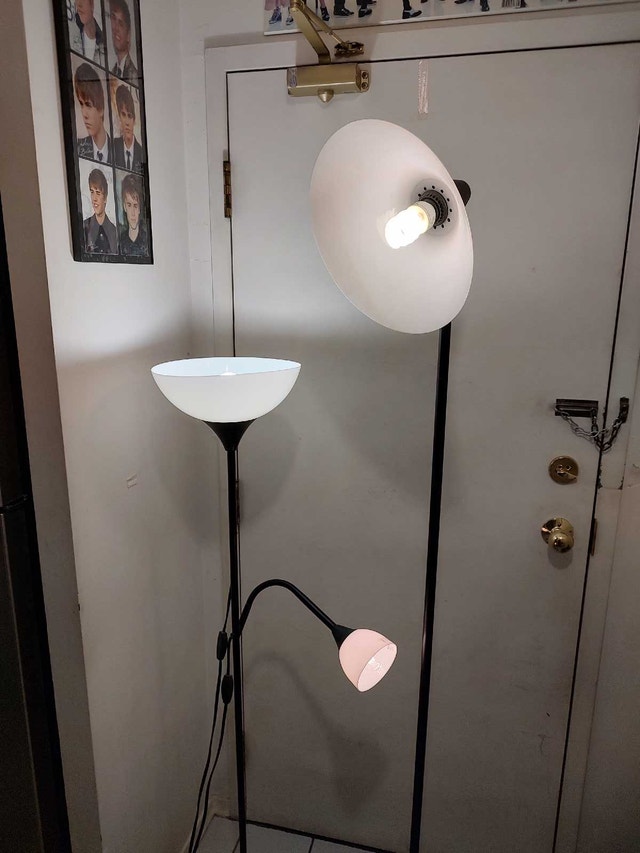 Two floor lights, five and six feet tall with adjustable heads - photo 4