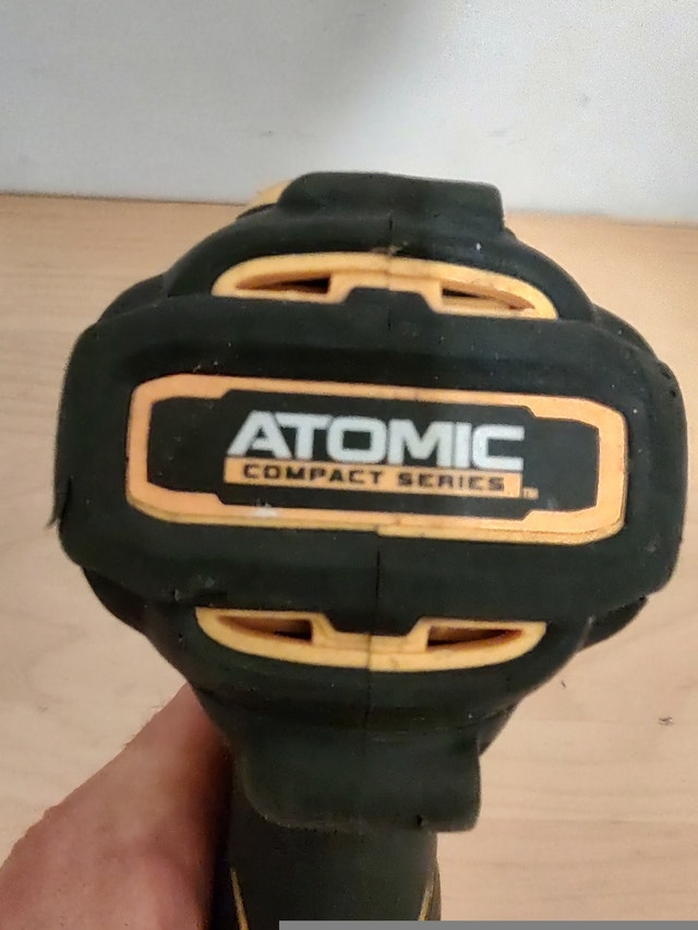 DeWalt DCD708 Compact Drill/Driver & 2.0Ah Battery - photo 3