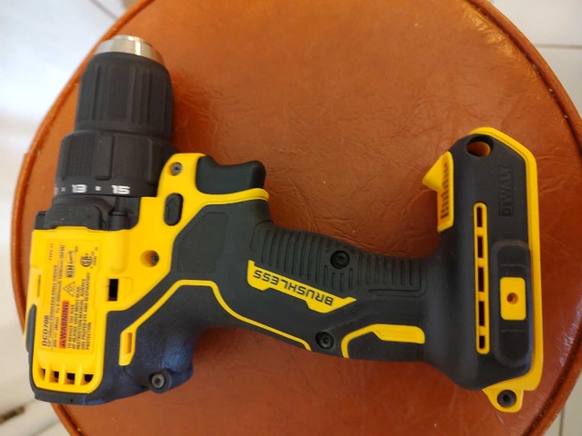 DeWalt DCD708 Drill Driver & DCB115 Charger - photo 2
