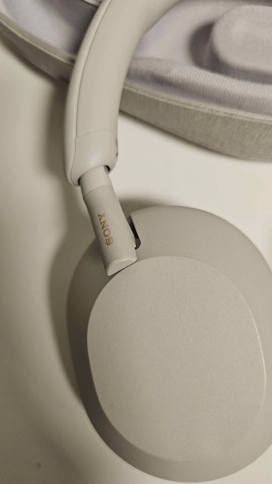 Sony WH-1000XM5 Wireless Noise Canceling Headphones (Off white) - photo 3