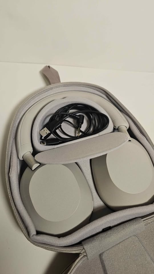 Sony WH-1000XM5 Wireless Noise Canceling Headphones (Off white) - photo 4