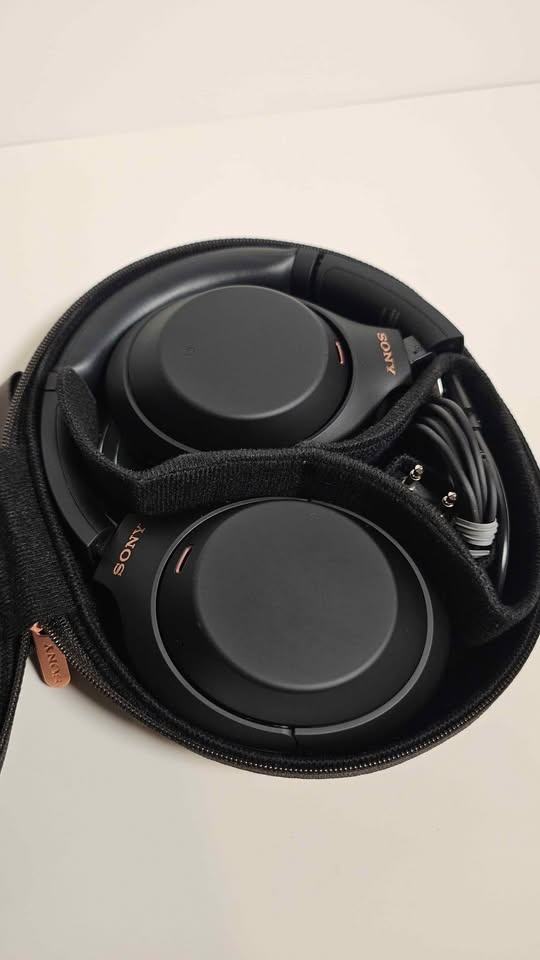 Sony WH-1000XM4 Wireless Noise Canceling Headphones - With Box - photo 5