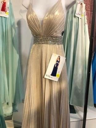 Grads dress - photo 3