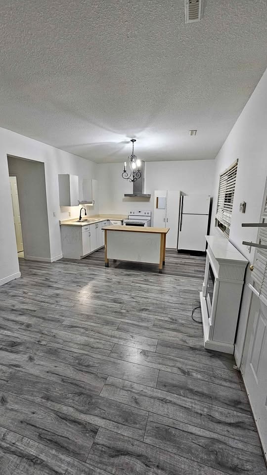 2 Beds 1 Bath - House