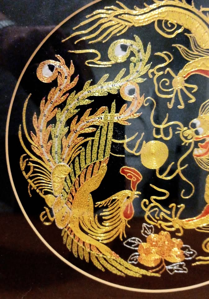 Chinese Silk Embroidery Golden Dragons Wall Frame - photo 3